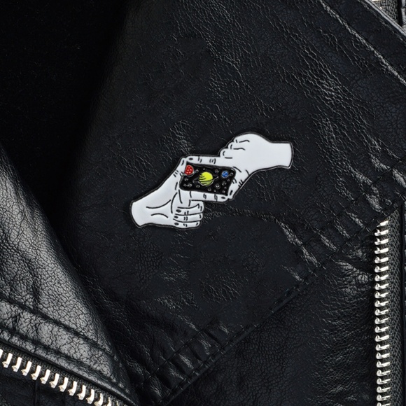 NEW Universe Camera Hand Enamel Pin Brooch - Picture 5 of 7